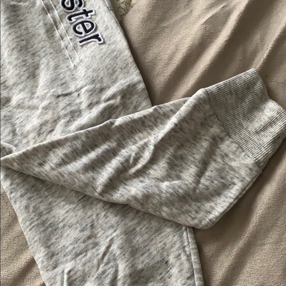 Hollister joggers - Picture 2 of 3